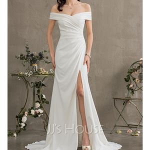 Never worn, JJ House wedding dress